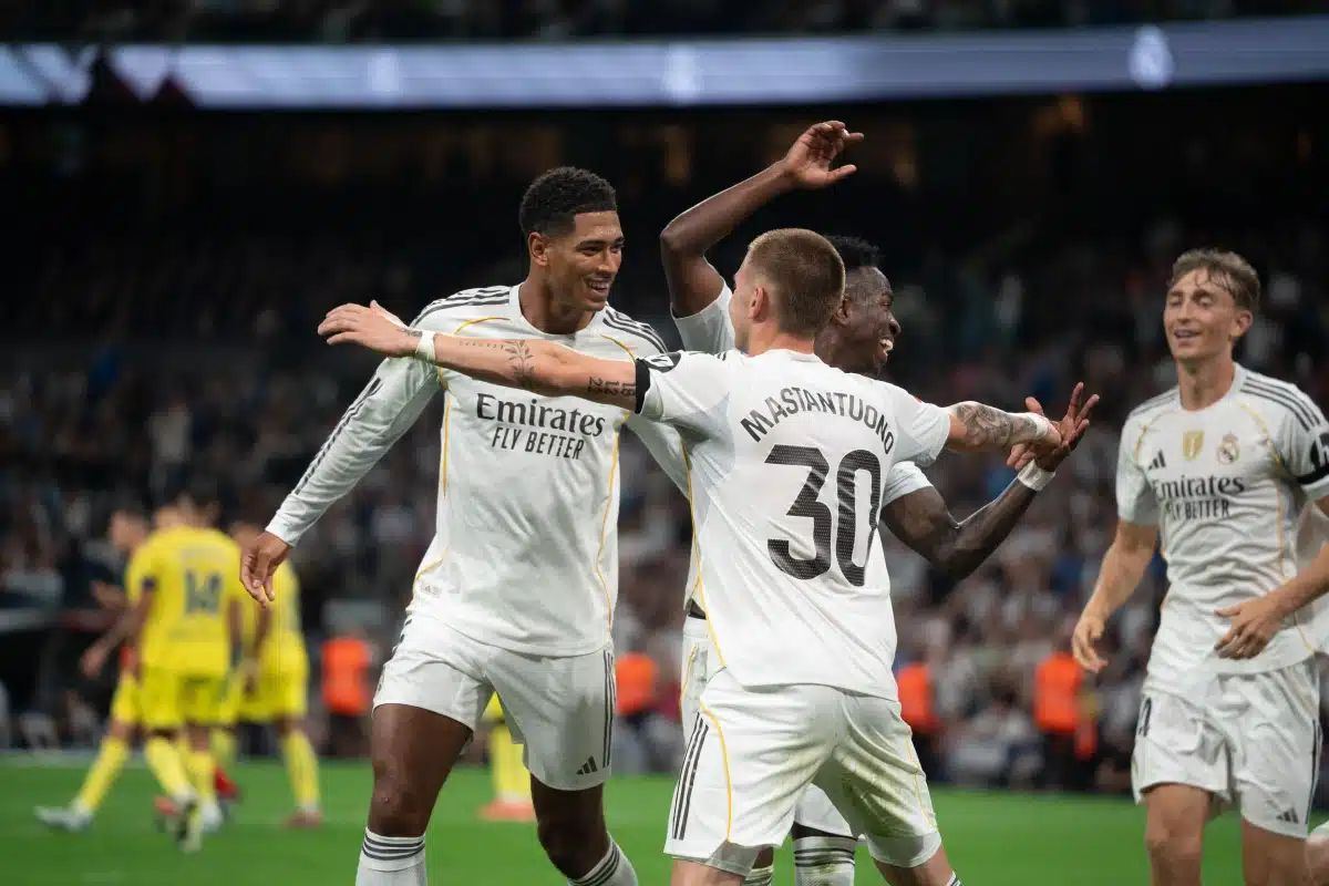 Jude Bellingham et Mastantuono célèbrent pendant le match de LaLiga, 2025